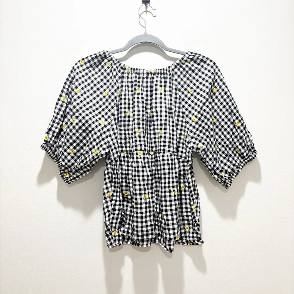 Old Navy Black and White Gingham Top with Yellow Daisy Floral Print Embroidery M